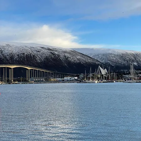 Cozy Apartment With A View Tromso Exterior photo
